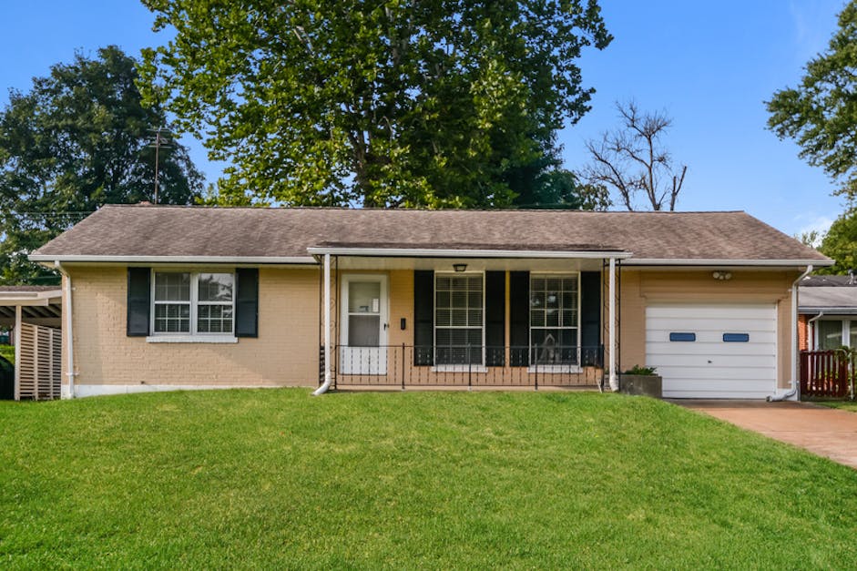 2418 Amesbury Dr, St Louis, MO 63136 Home for Rent 3 Beds, 1 Baths